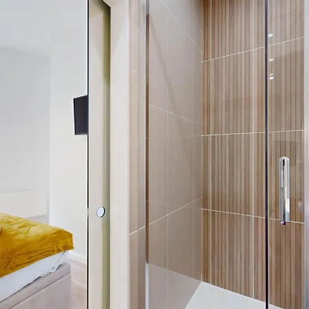 Expat Renting - La Rotonde - Prestige - Netflix