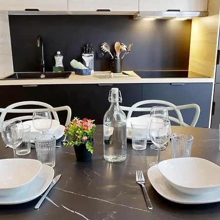 Expat Renting - La Rotonde - Prestige - Netflix *